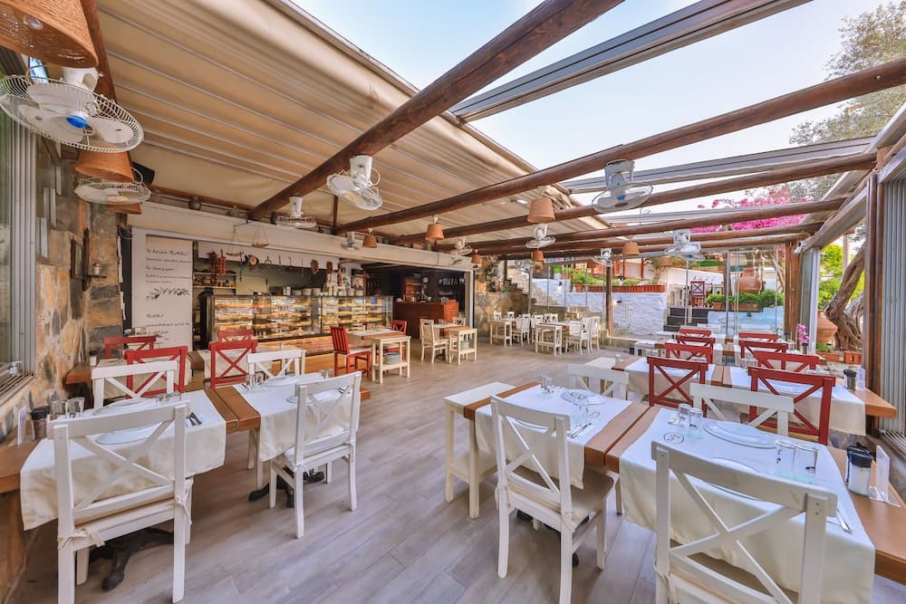 Cinar Hotel