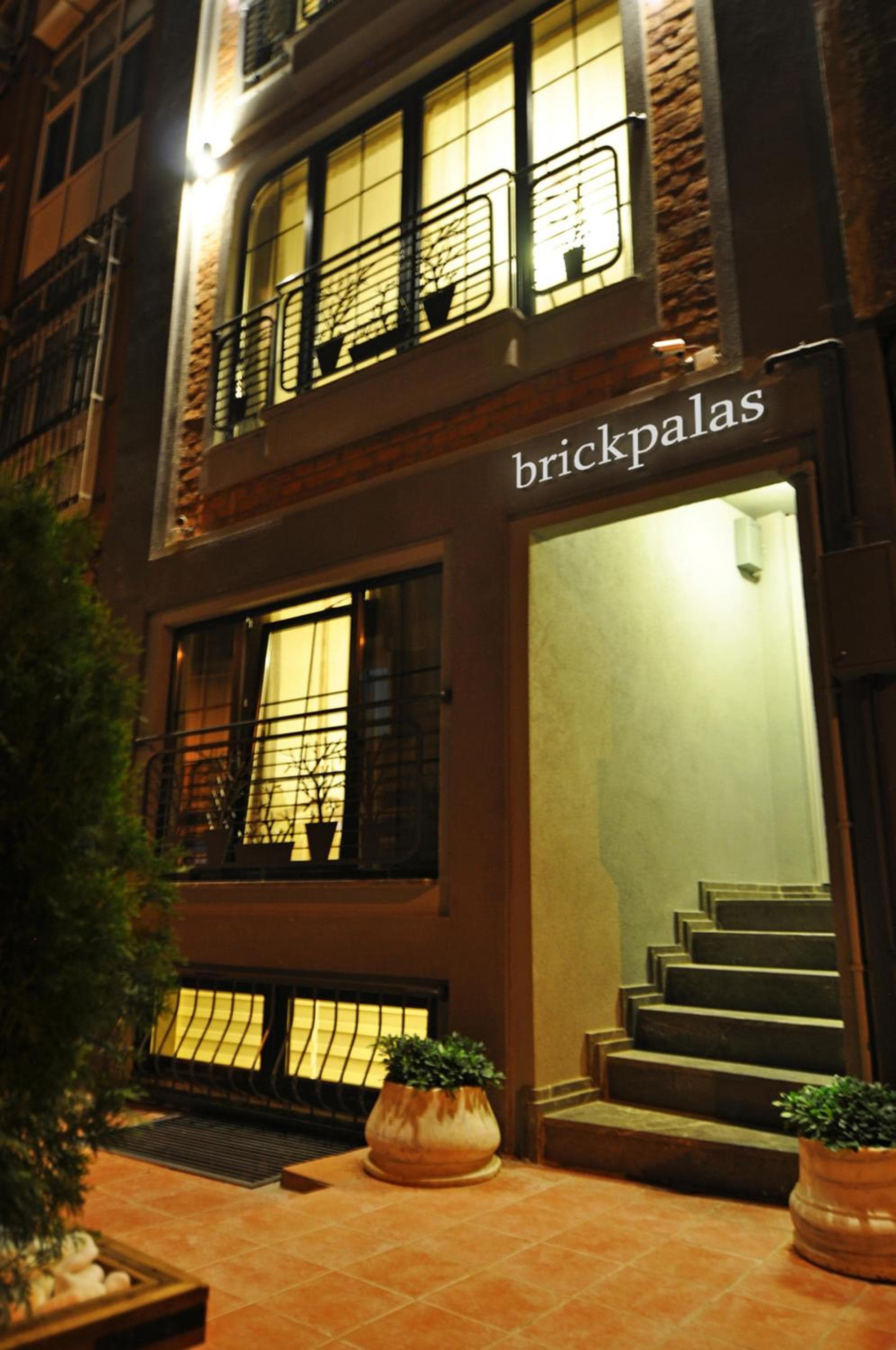 Brickpalas — photo 3