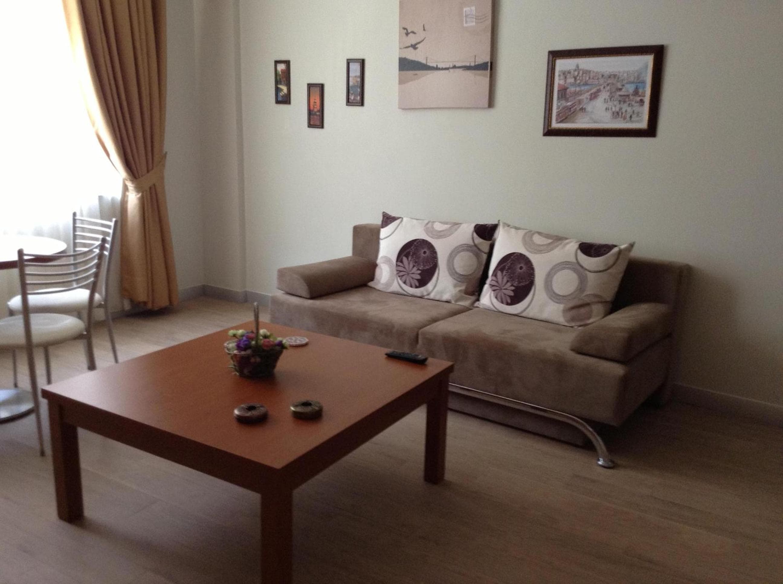 Honey House Apartment — photo 4