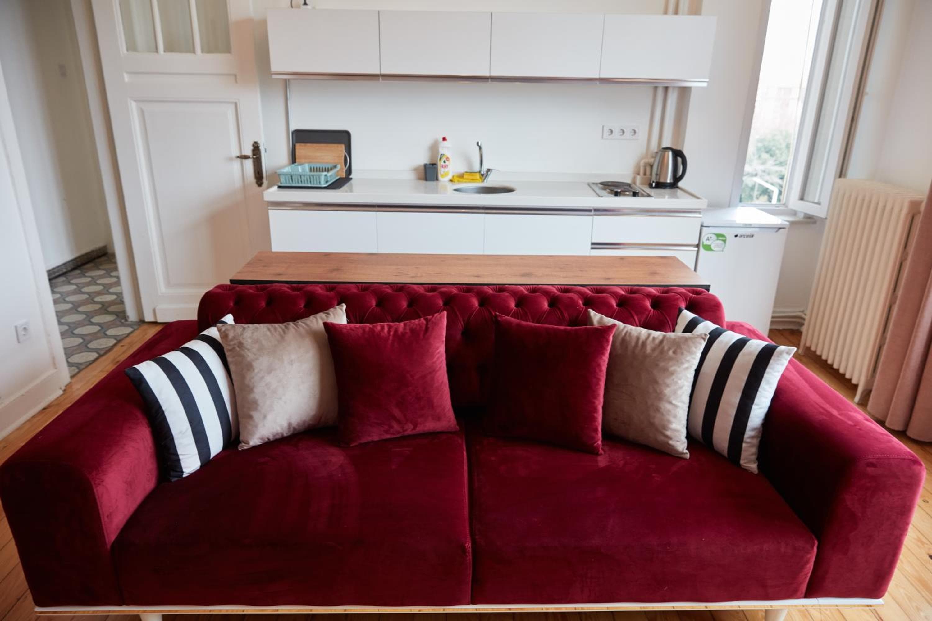 Great View of Taksim Square, Luxury Furnished on Main Street of Taksim, Partial Sea View — photo 4