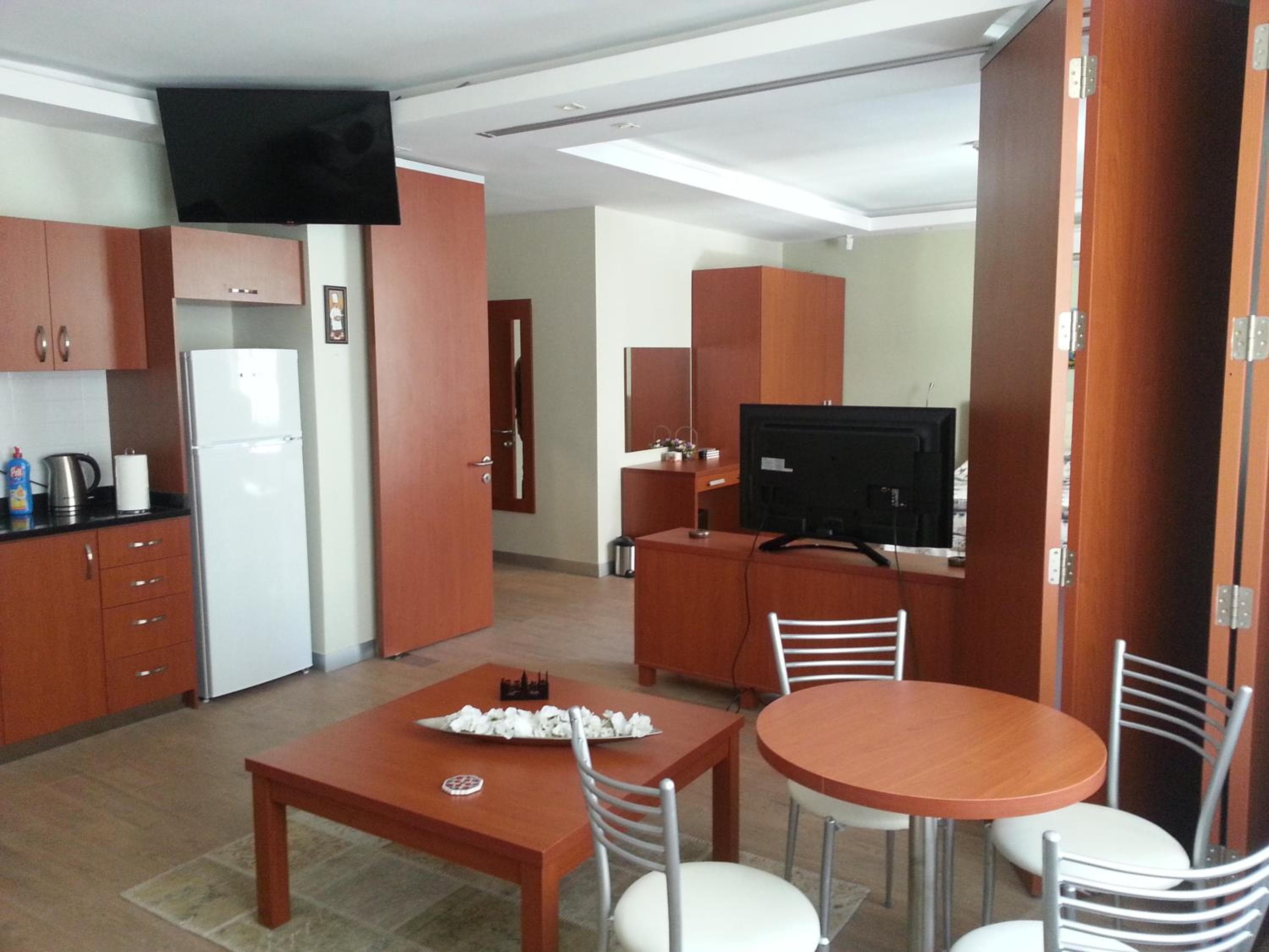 Honey House Apartment — photo 5