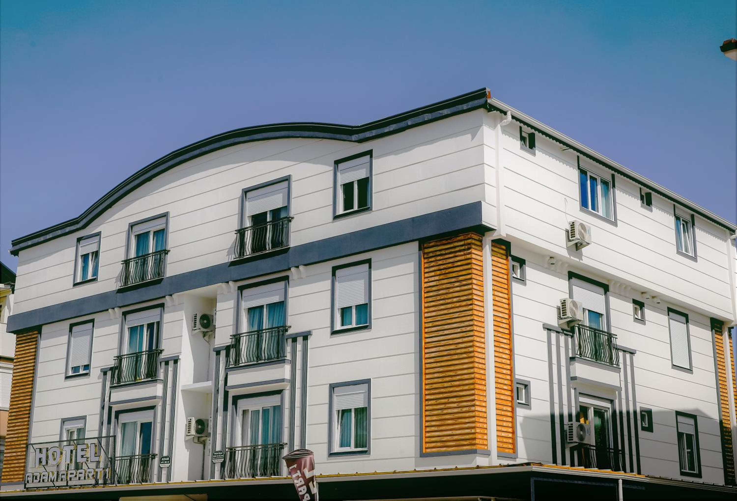 Adam Apart Hotel
