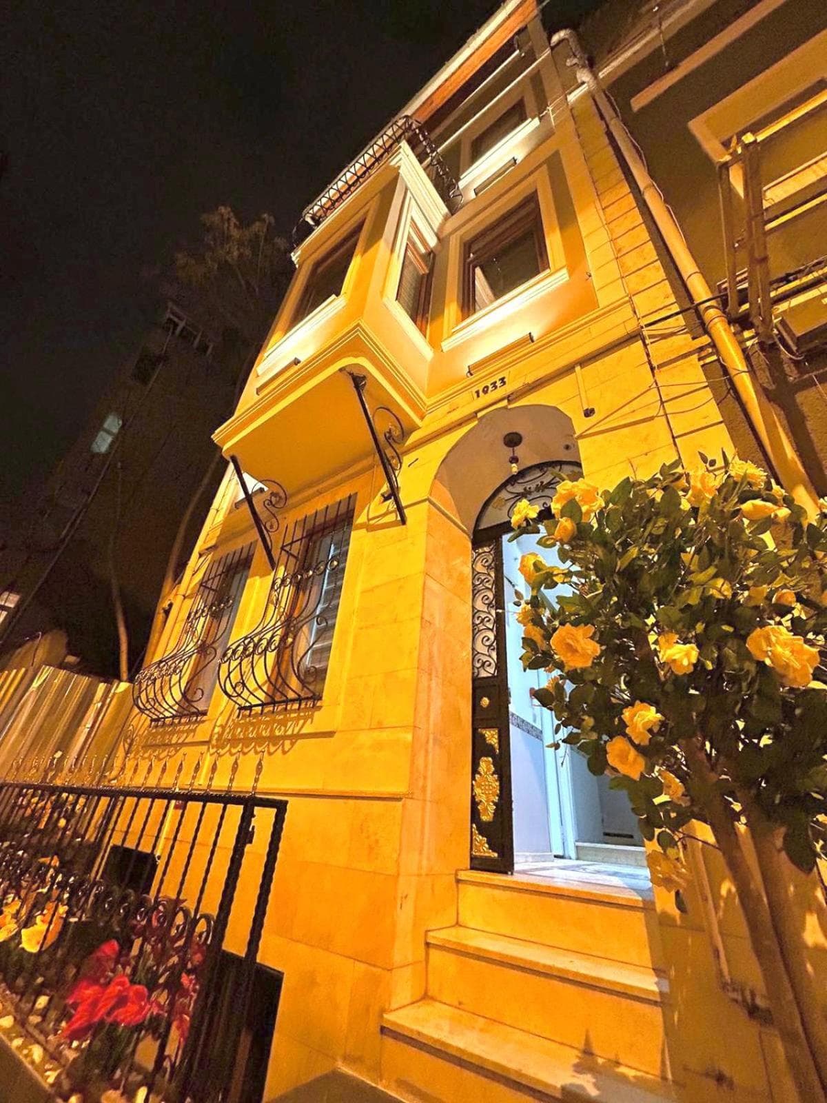 Taksim central house hotel