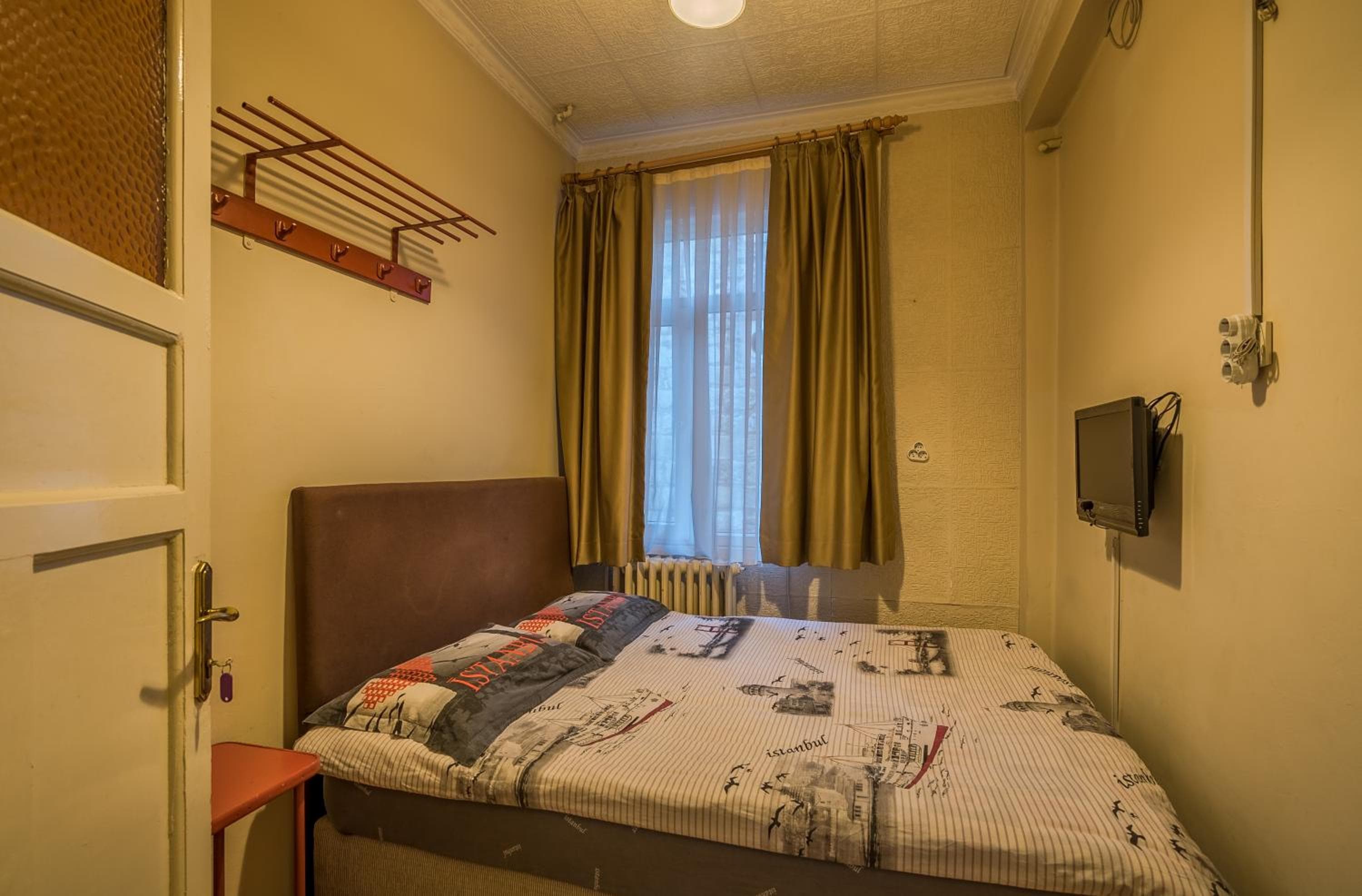 Economy Double Room with Shared Bathroom