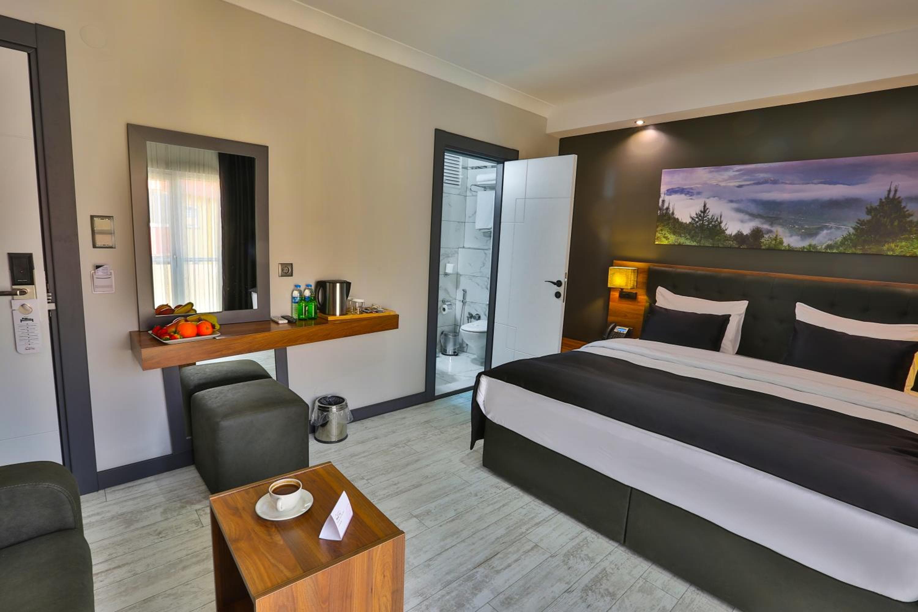 Deluxe Double Room with Shower
