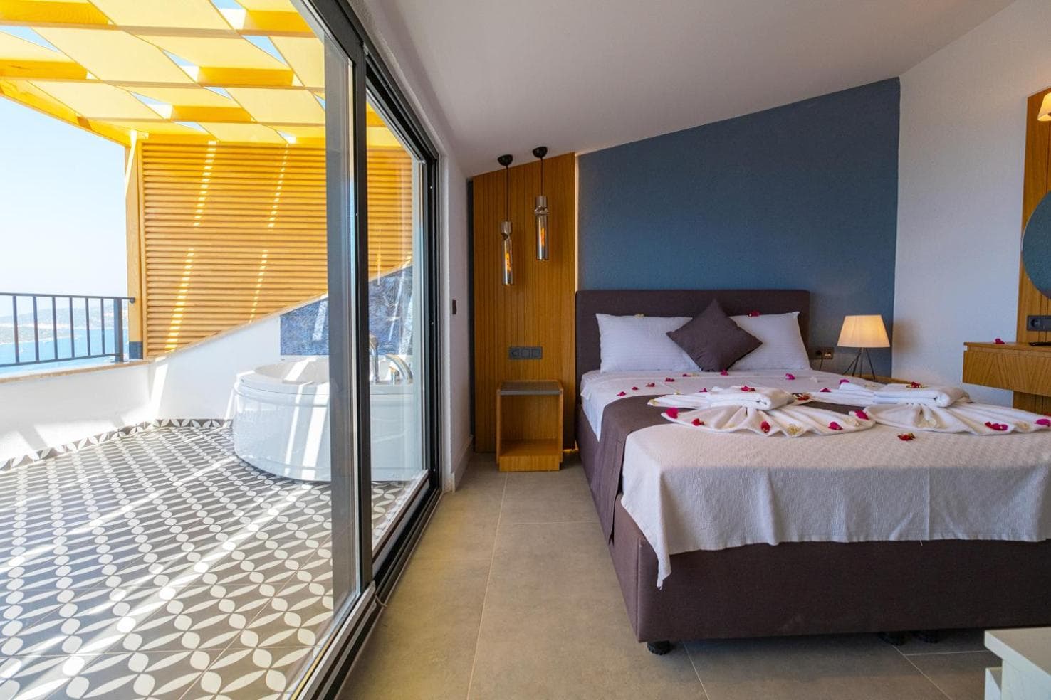 Double Room with Balcony and Sea View