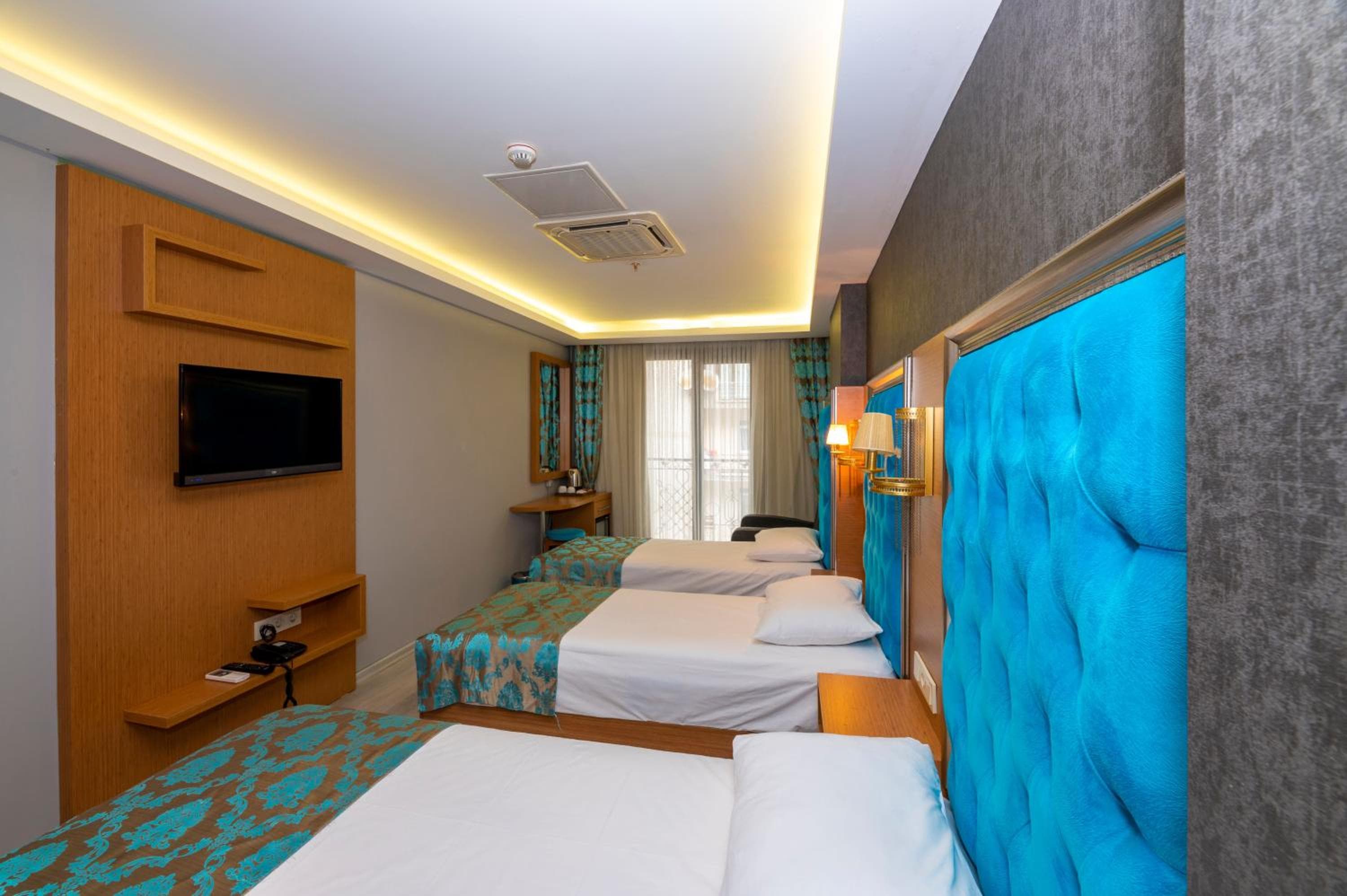 Deluxe Quadruple Room