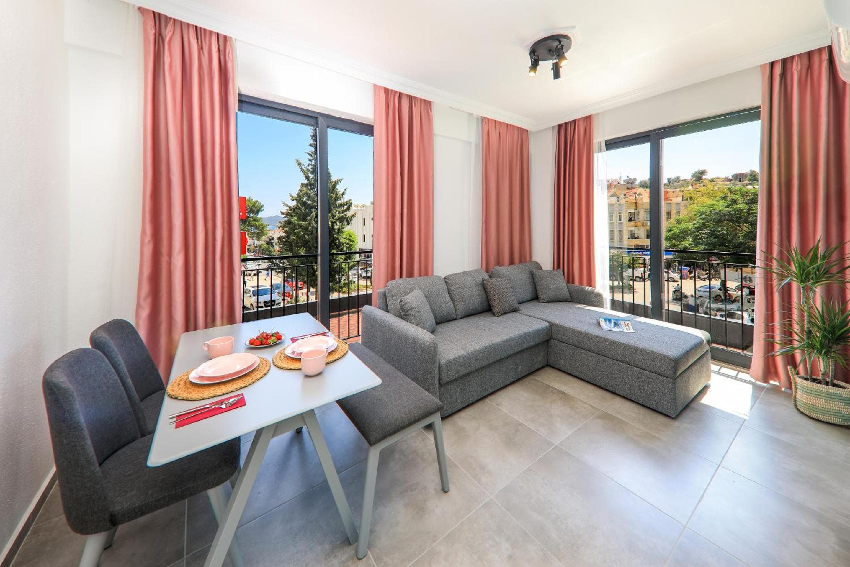 Deluxe Apartment