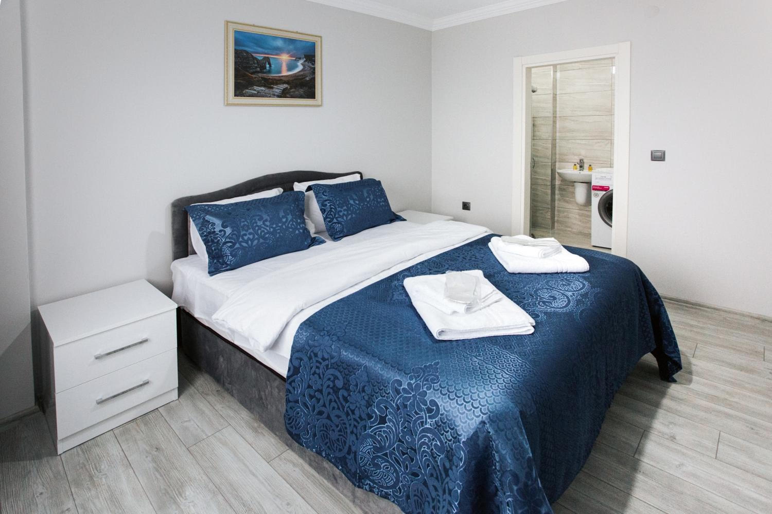 Two-Bedroom Apartment with Balcony and Sea View