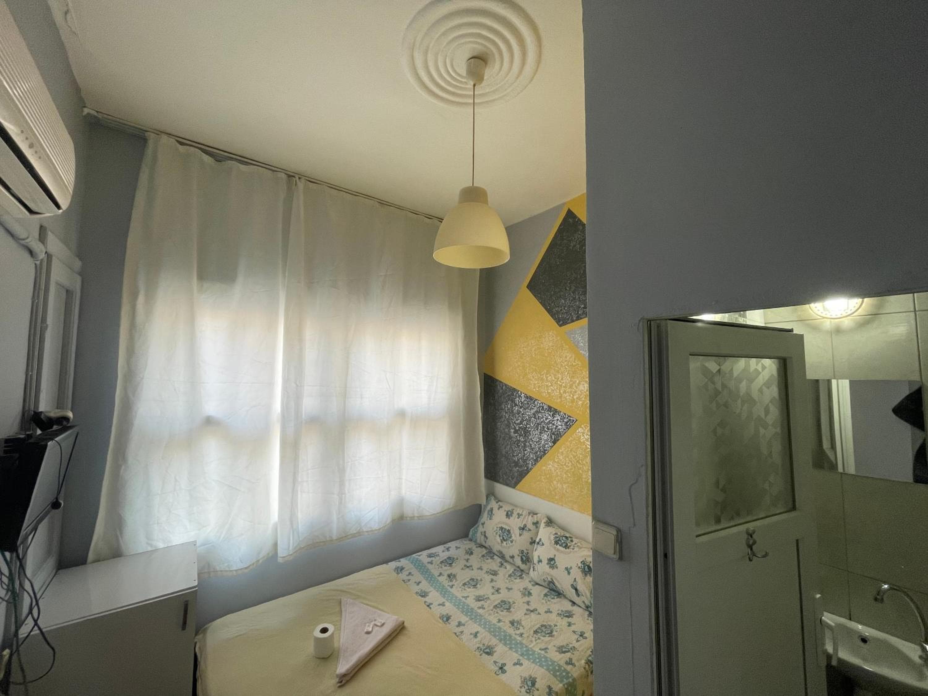 Double or Twin Room with Private Bathroom