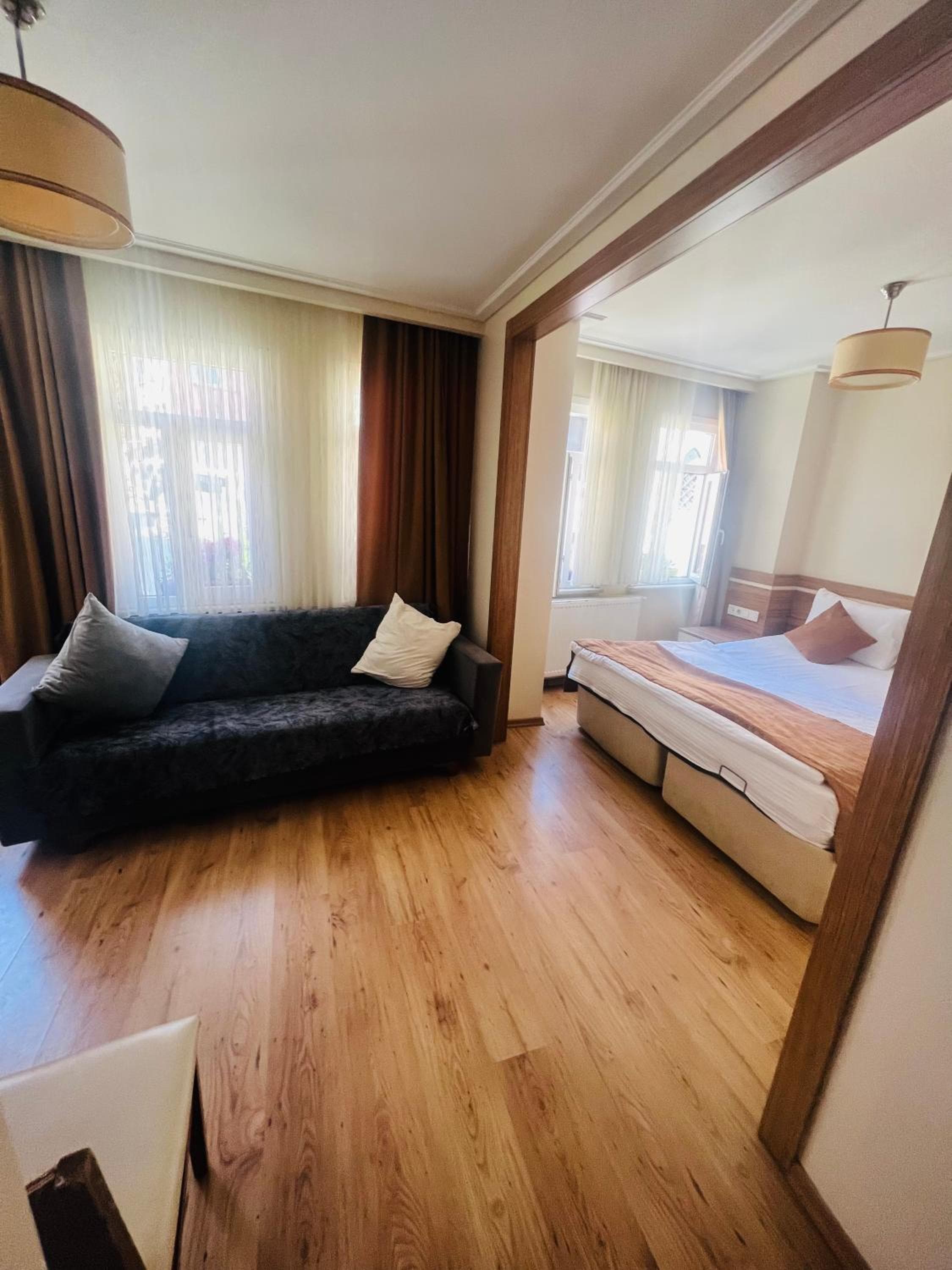 Deluxe Apartment
