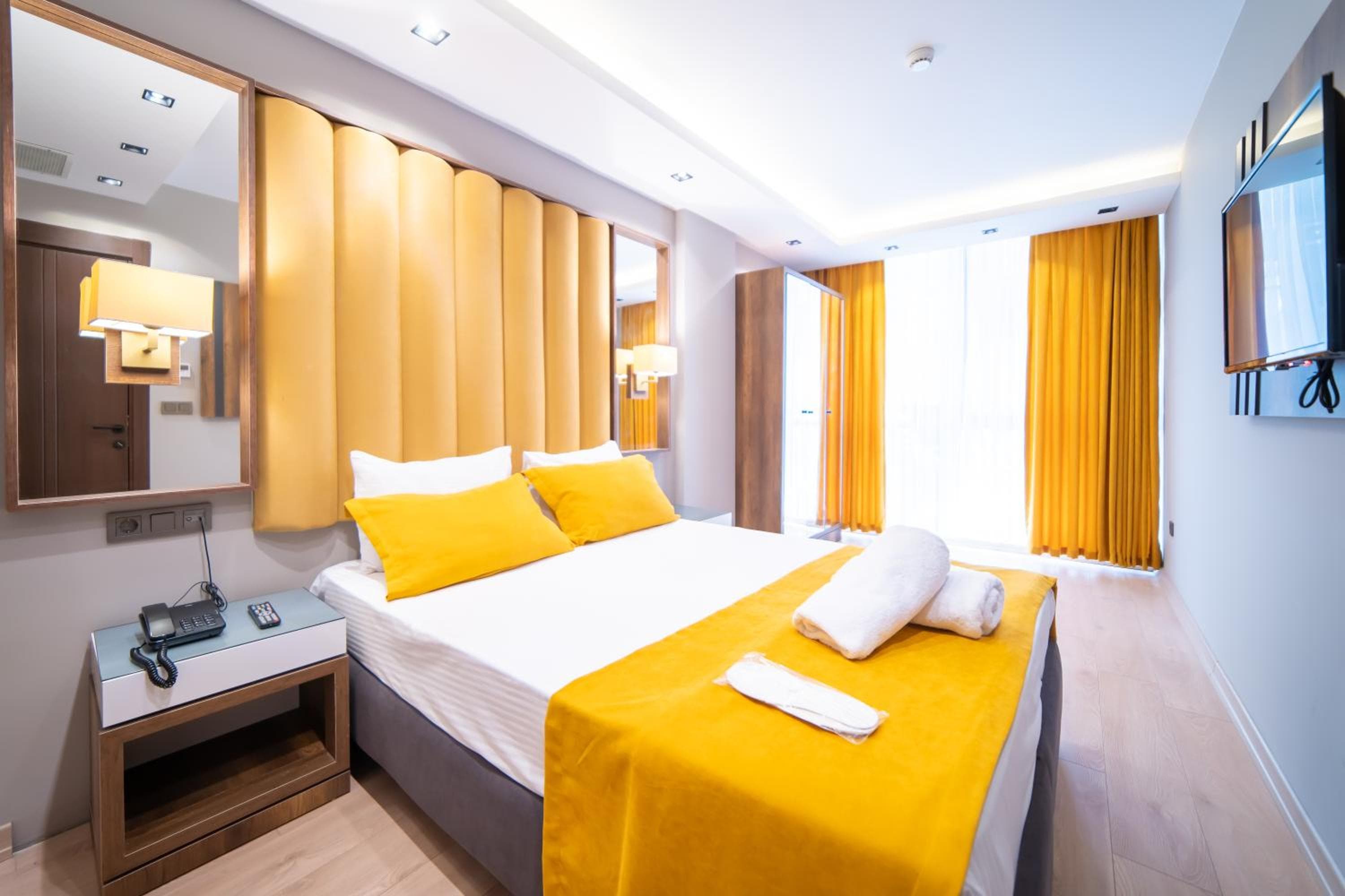 Deluxe King Suite