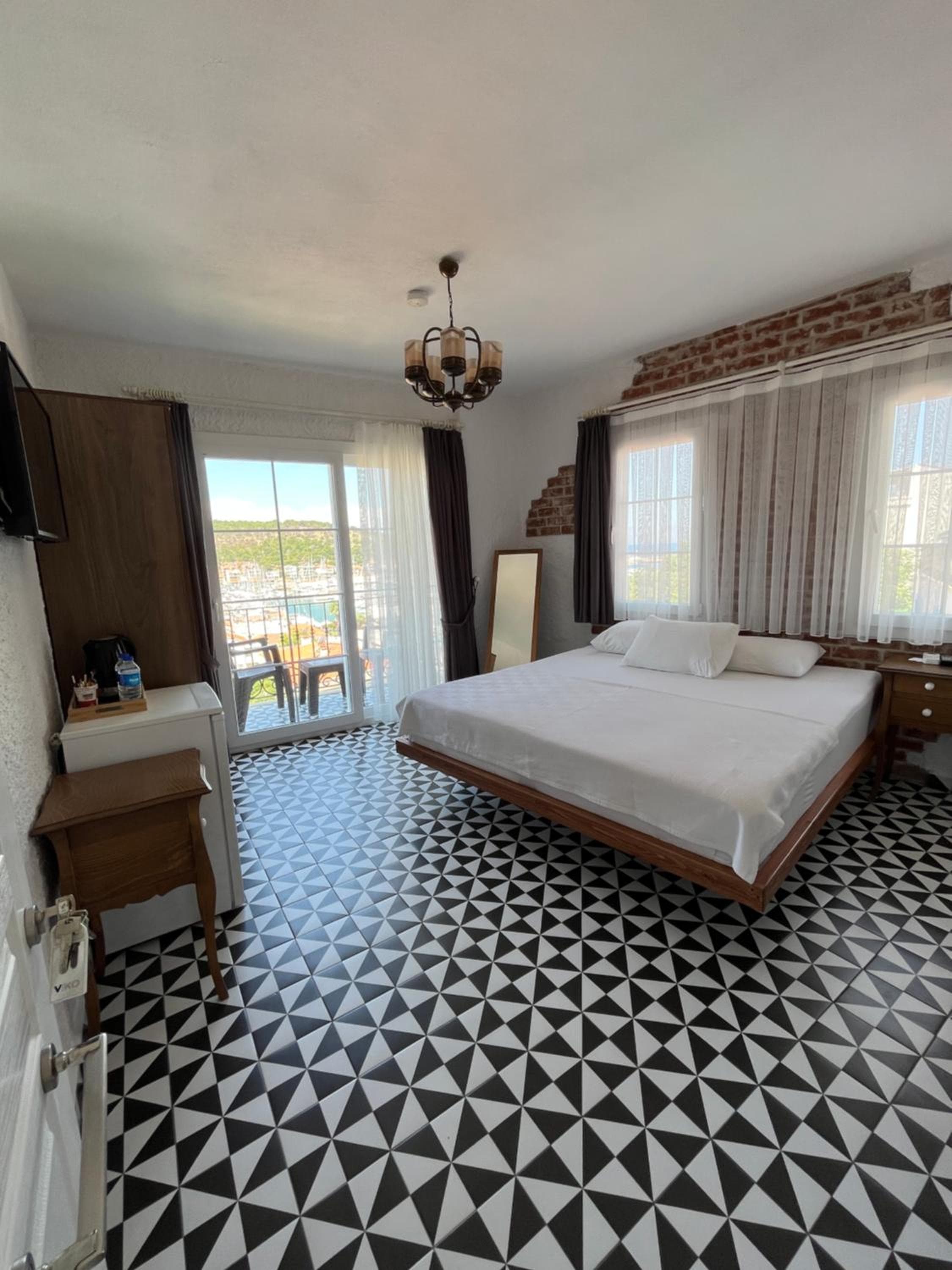 Deluxe Double Room with Balcony and Sea View