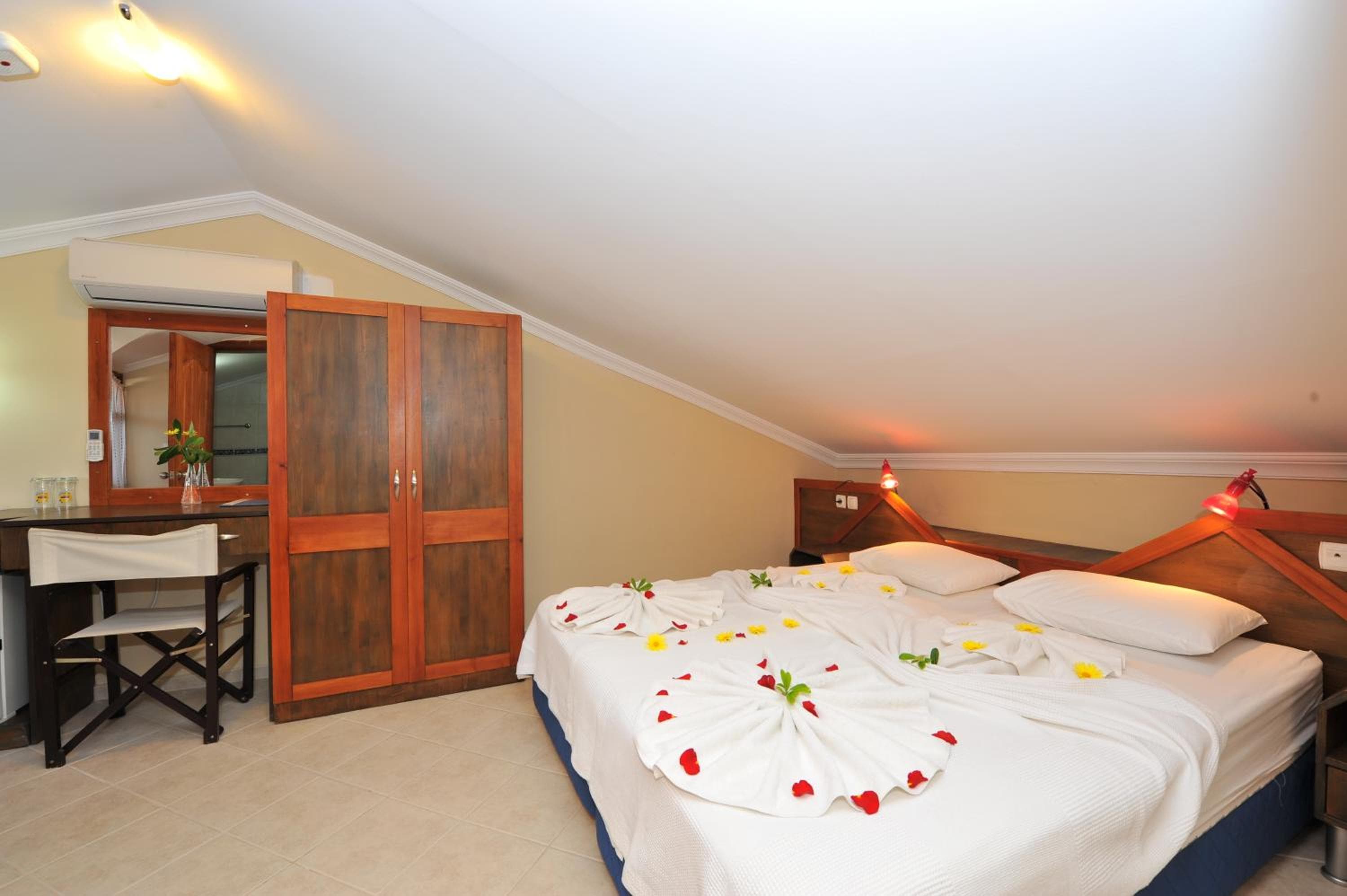Standard Double or Twin Room - Attic