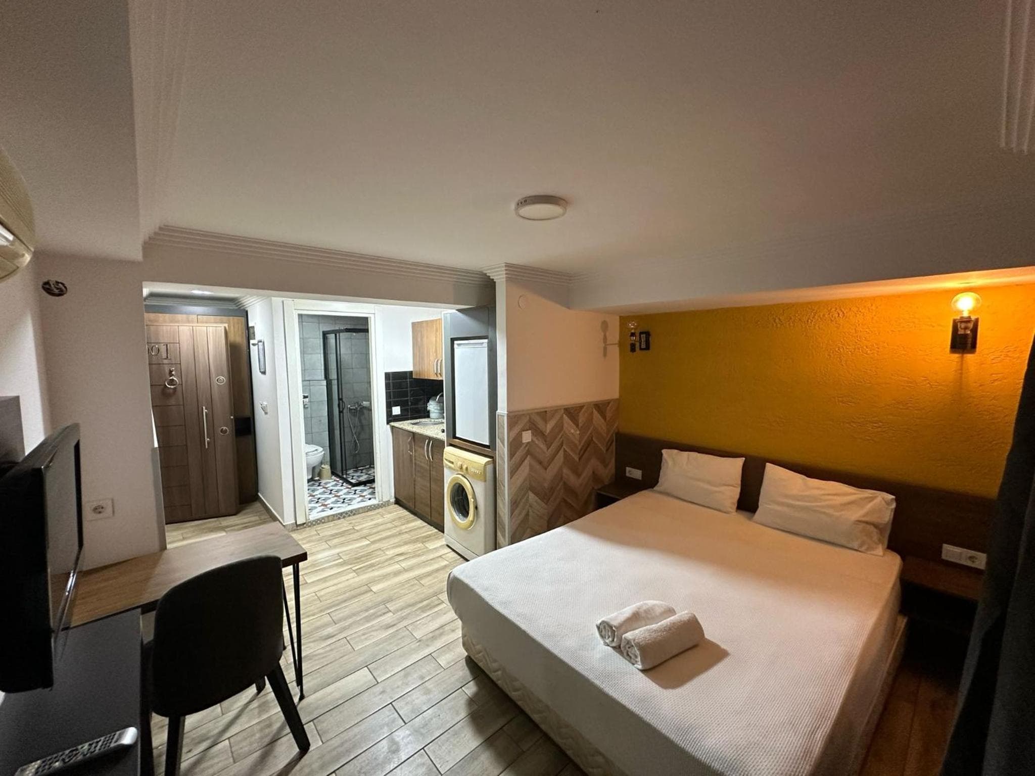 Double Room with Private Bathroom