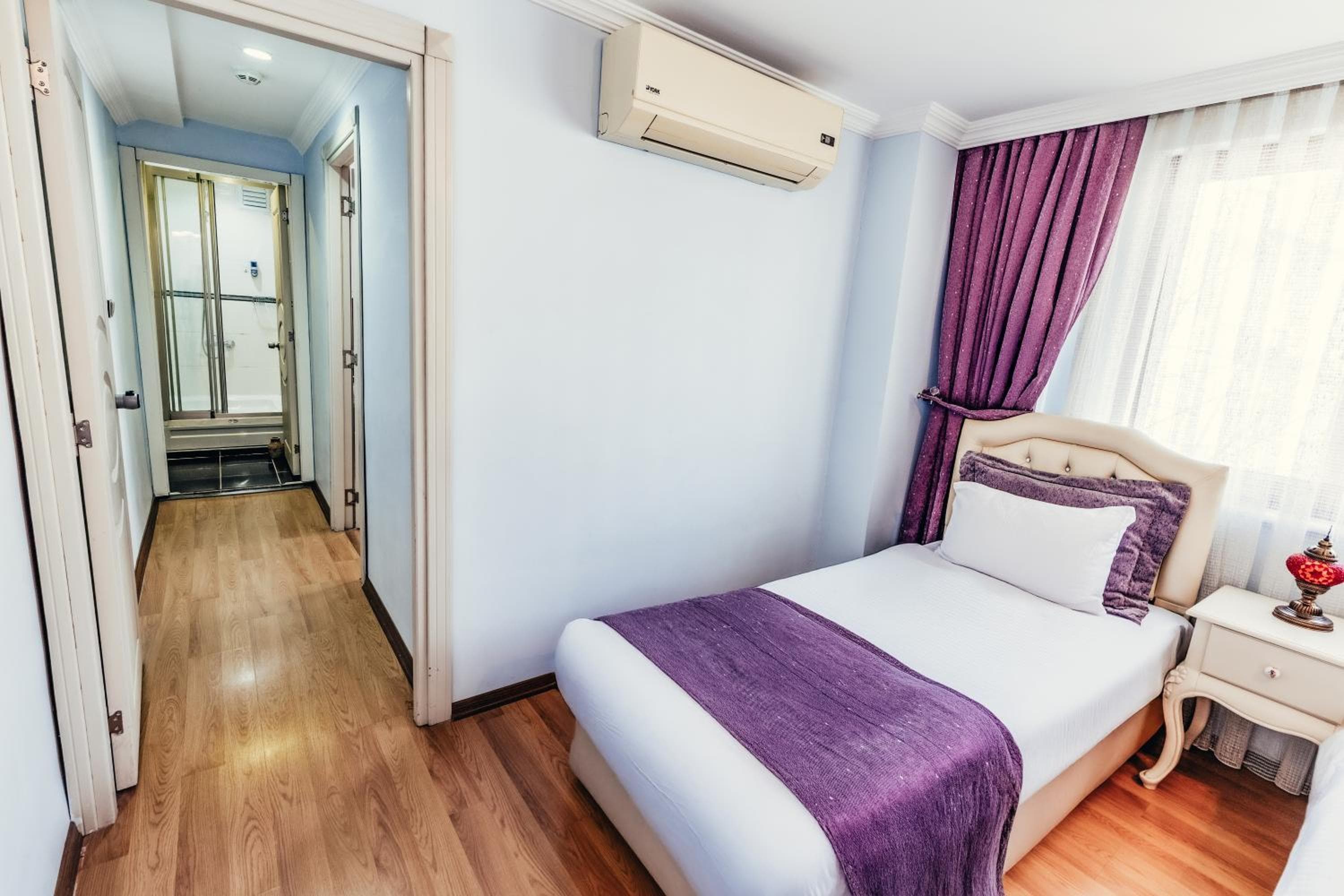 Deluxe Suite with City View