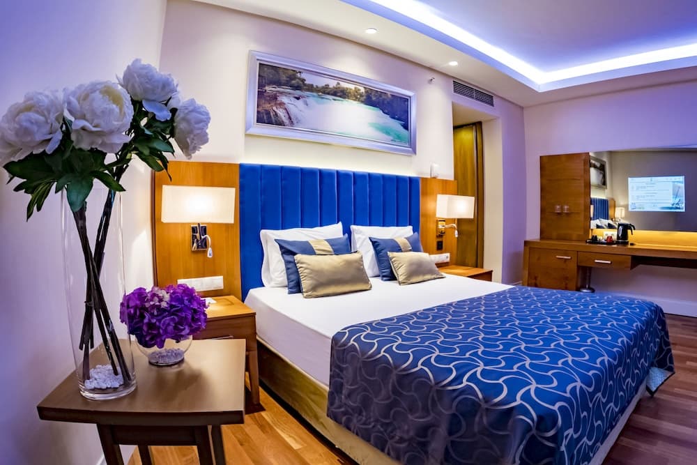 Double Room (Side Sea View)