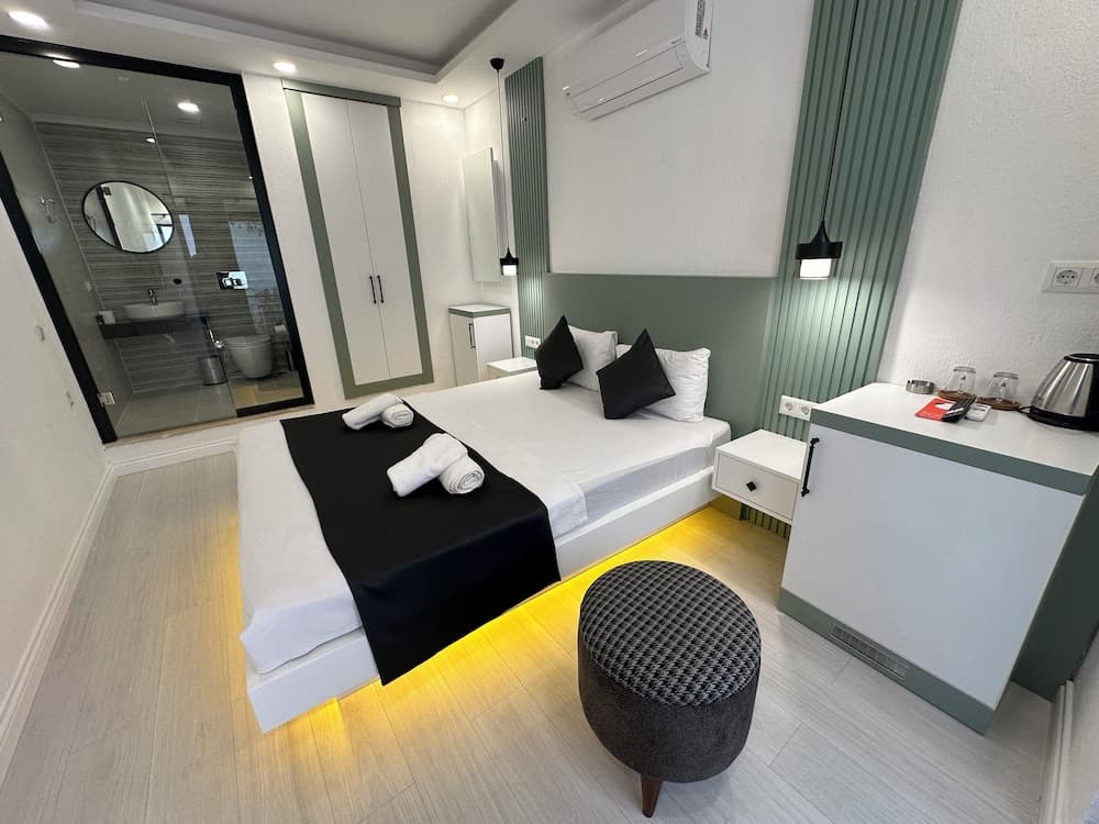 Economy Room, 1 Queen Bed, Garden View, Ground Floor