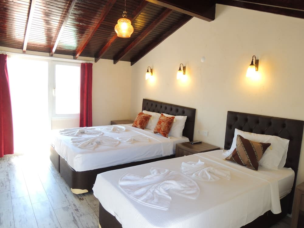 Panoramic Triple Room, Balcony, City View