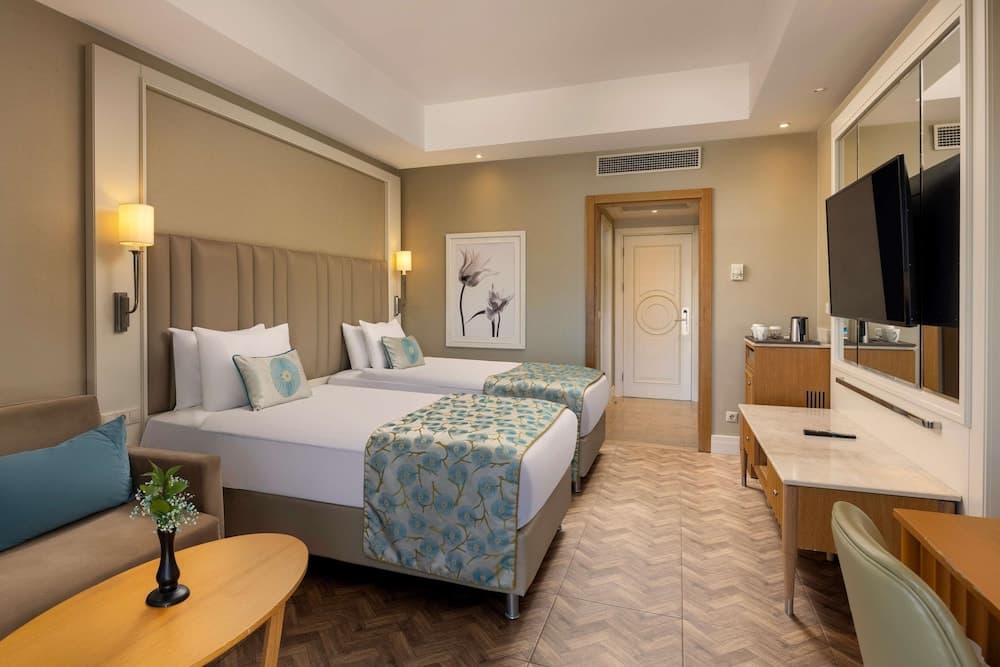 Standard Double or Twin Room (Land View)