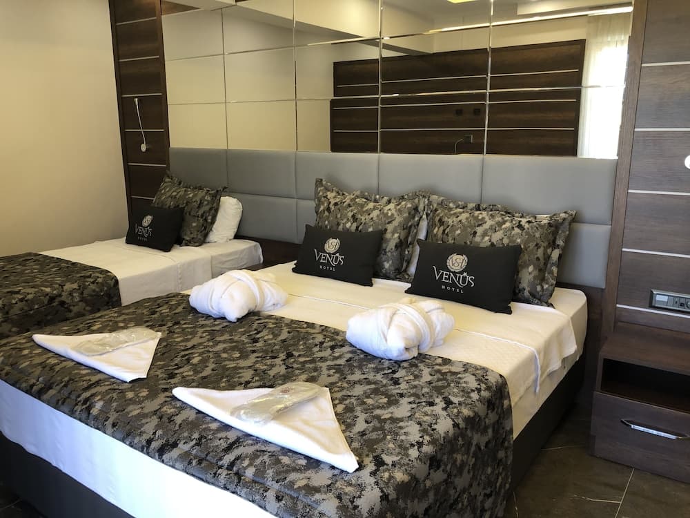 Standard Room, Multiple Beds