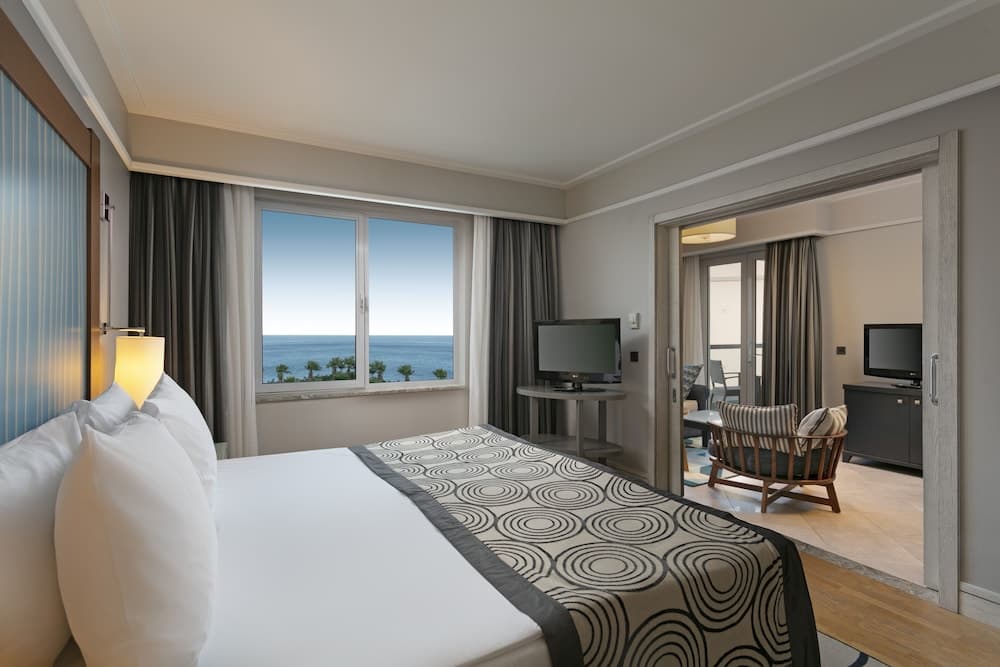 Suite (Manor House)
