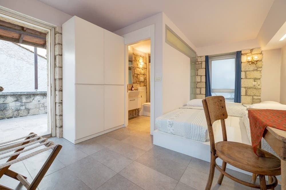 Superior Room, Balcony, Garden View