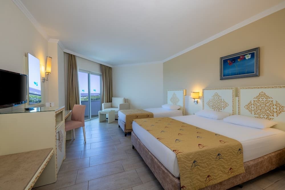 Standard Room, Partial Sea View