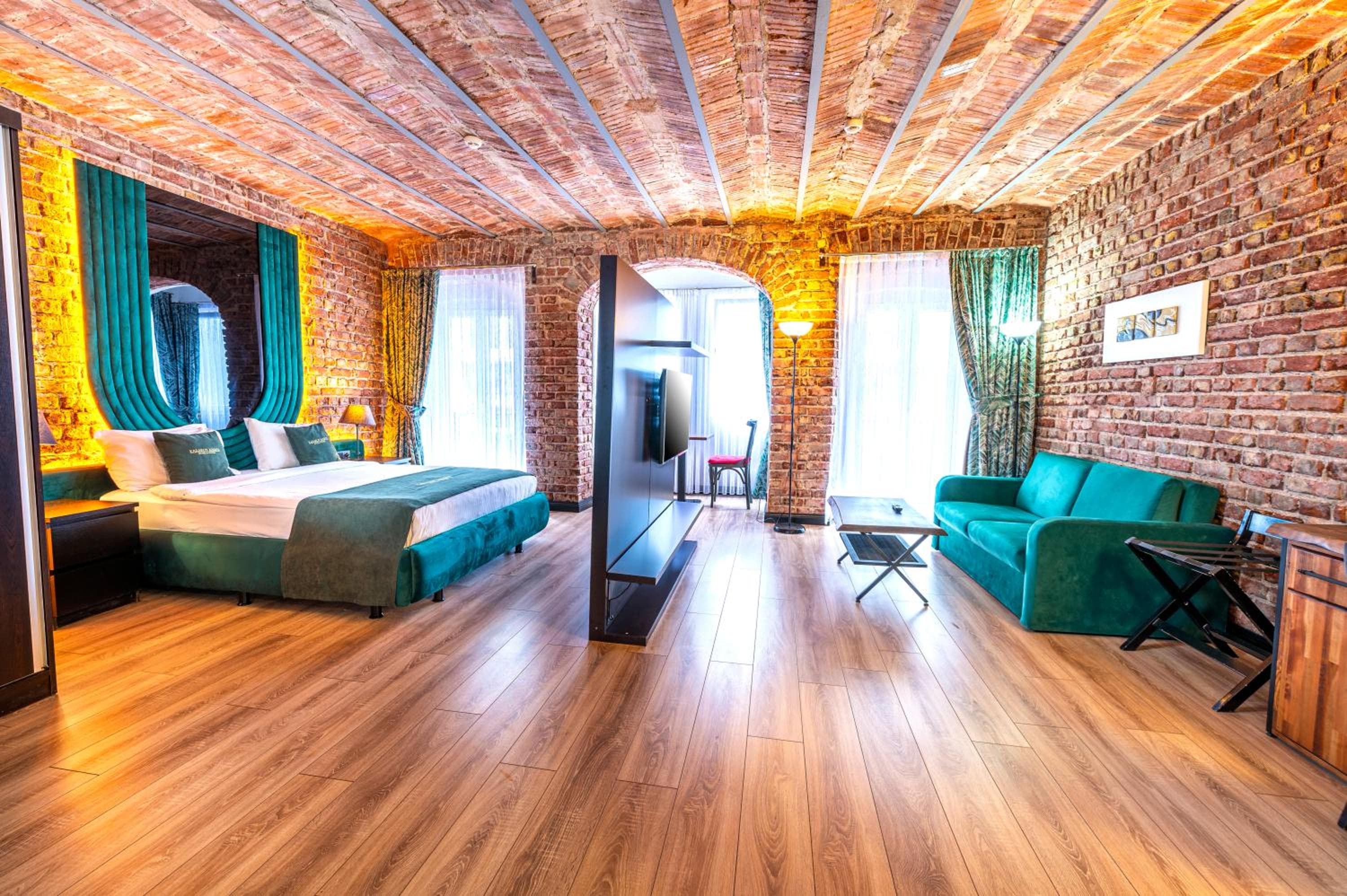 Studio Room