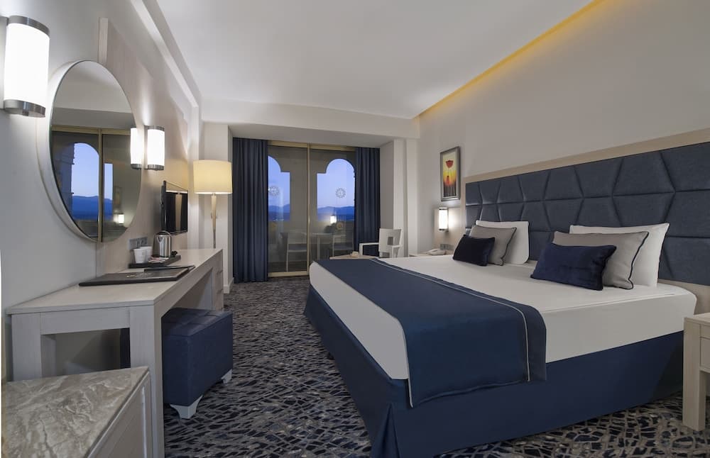 Superior Room Garden View Room (Main Building or Garden Rooms)