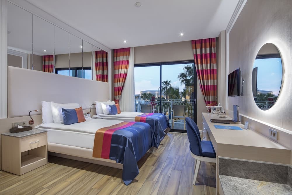 Wonderland Room