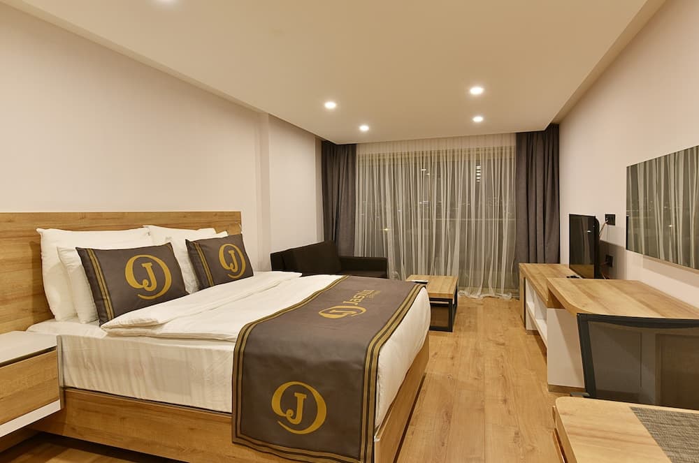 Studio Room with Pool or Garden View