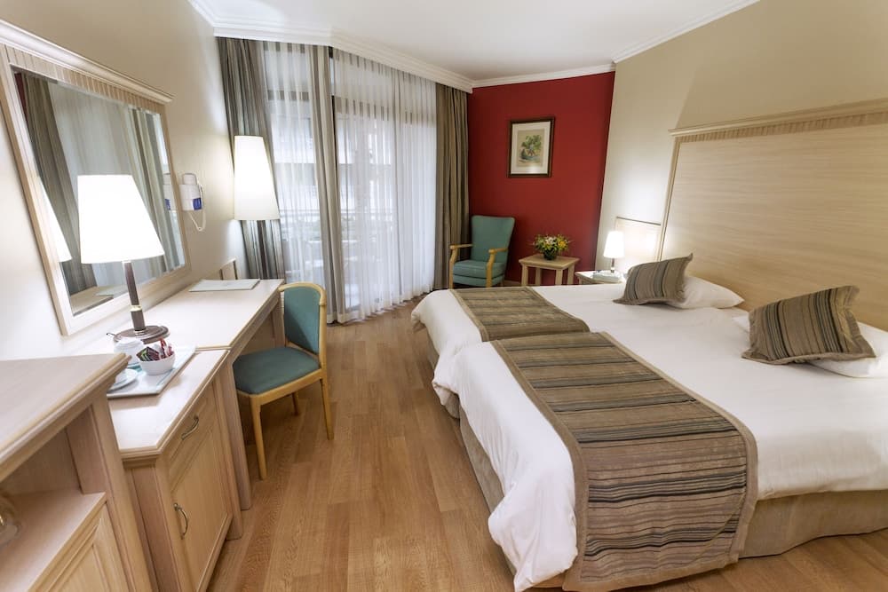 Economy Room