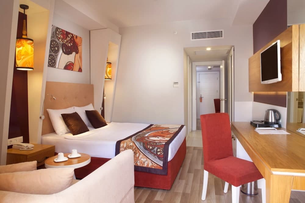 Economy Room