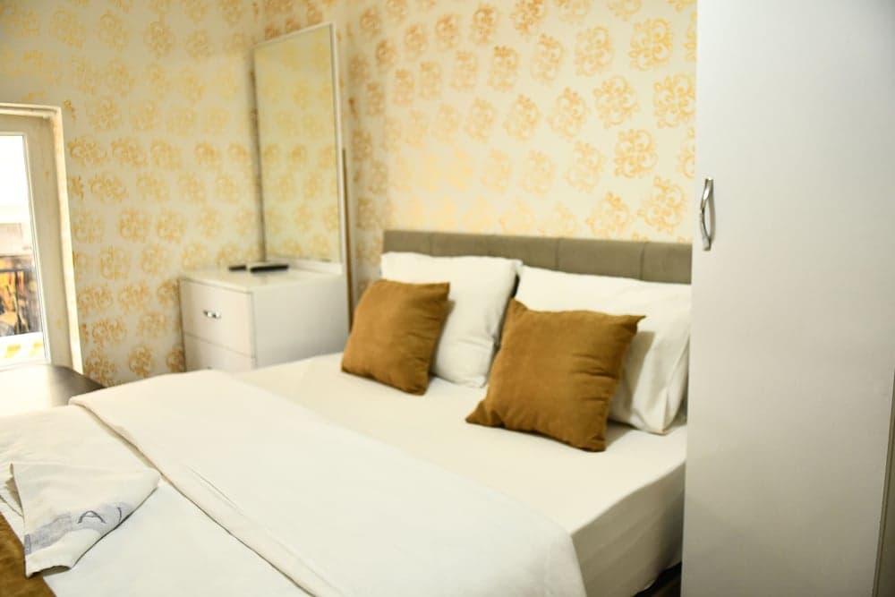 Honeymoon Room