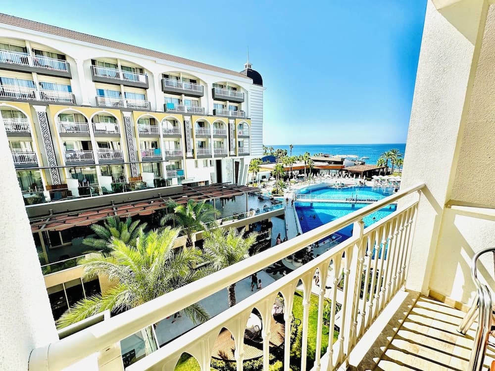 Standard Room, Partial Sea View