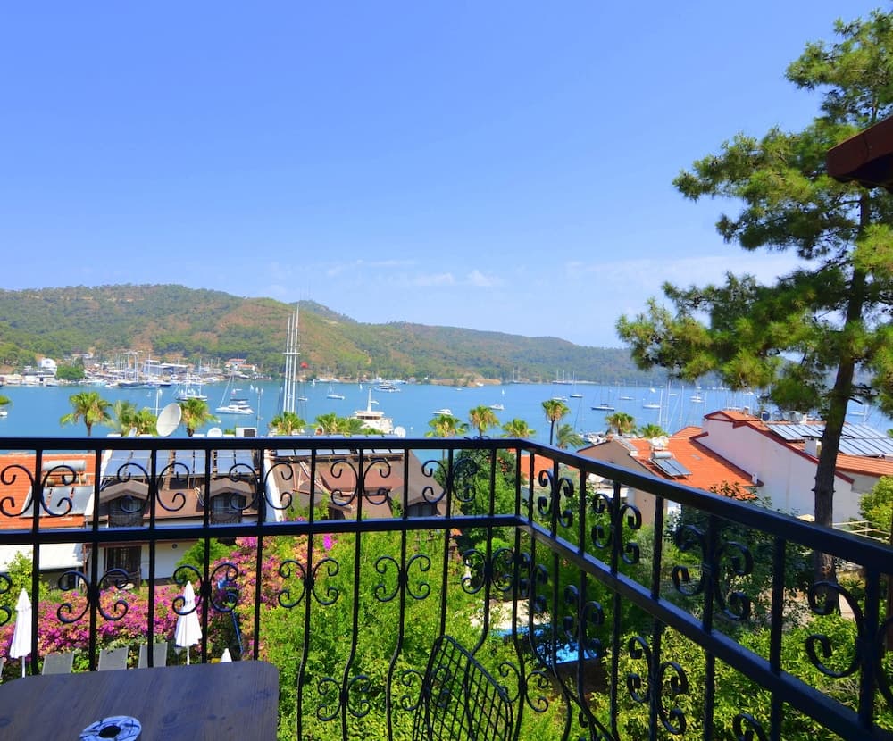 Right Sea View 201-301