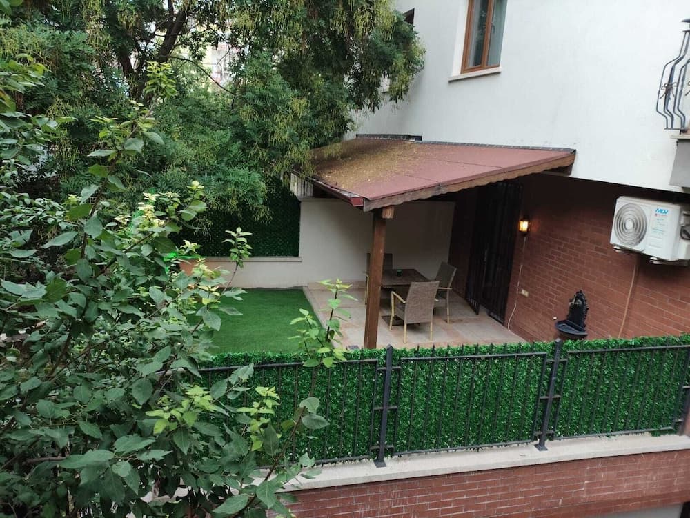 Panoramic Suite, Garden View, Garden Area