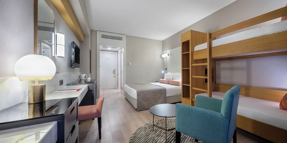 Family Bunkbed Room