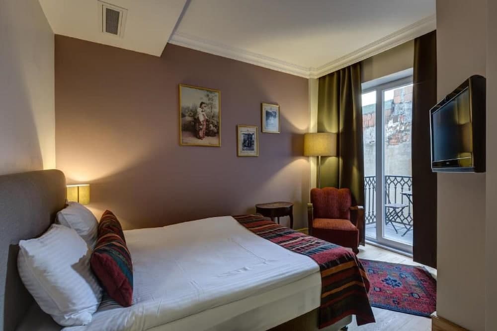 Double or Twin Room with Balcony