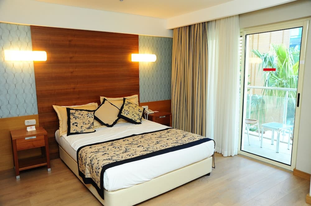 Standard Room Side Sea View