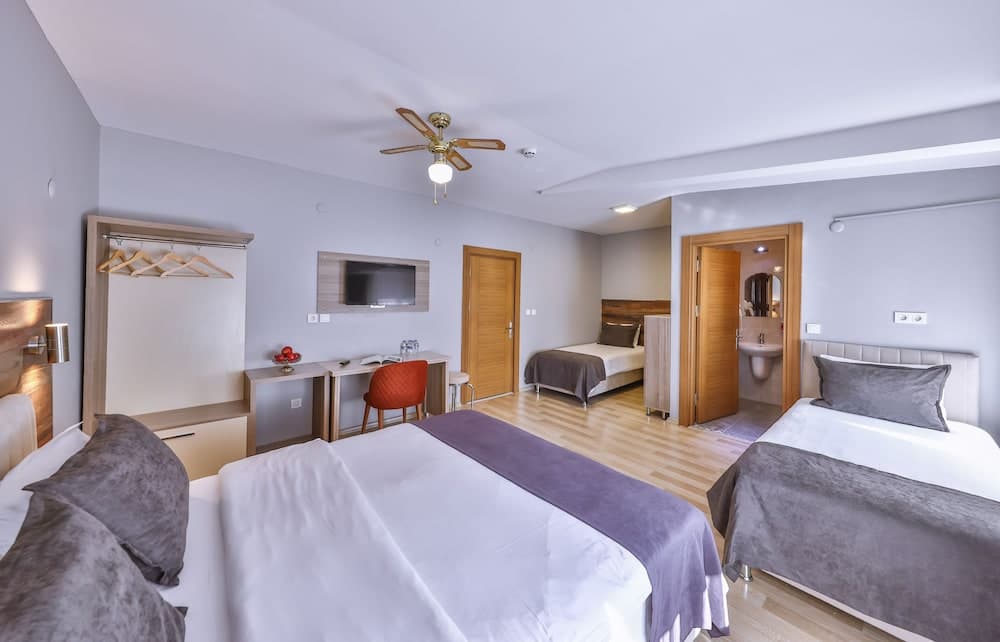Comfort Quadruple Room