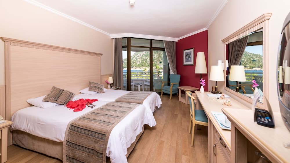 Standard Room, Partial Sea View
