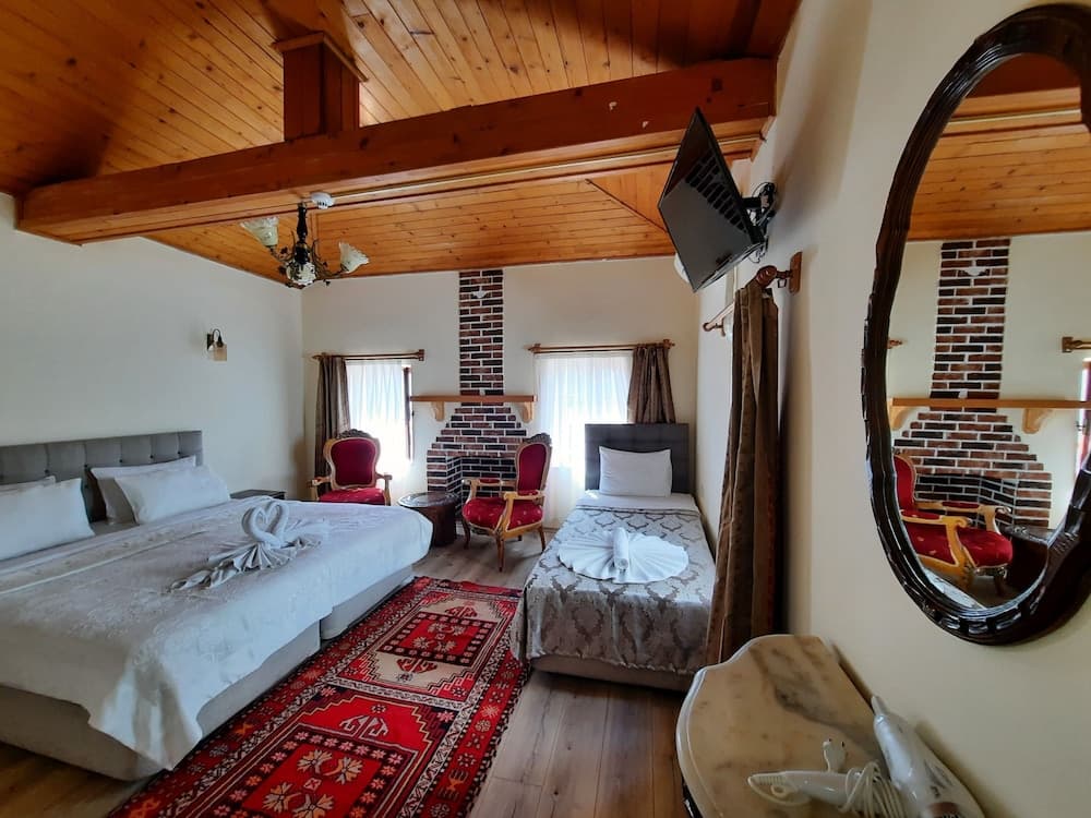 Design Double or Twin Room, 1 Bedroom, Non Smoking, Mountain View