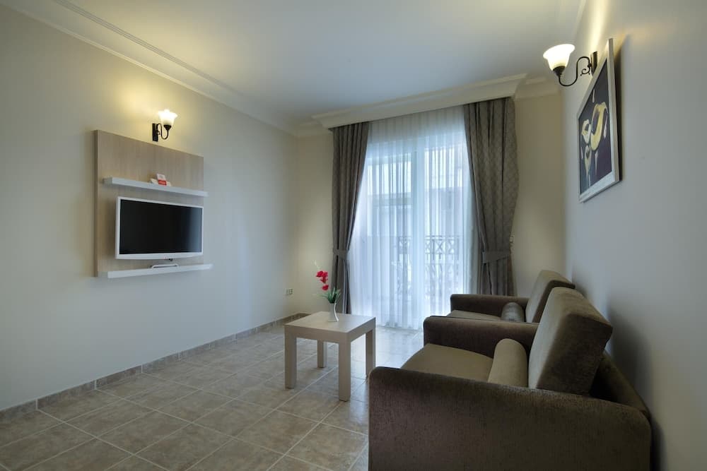 Economy Suite
