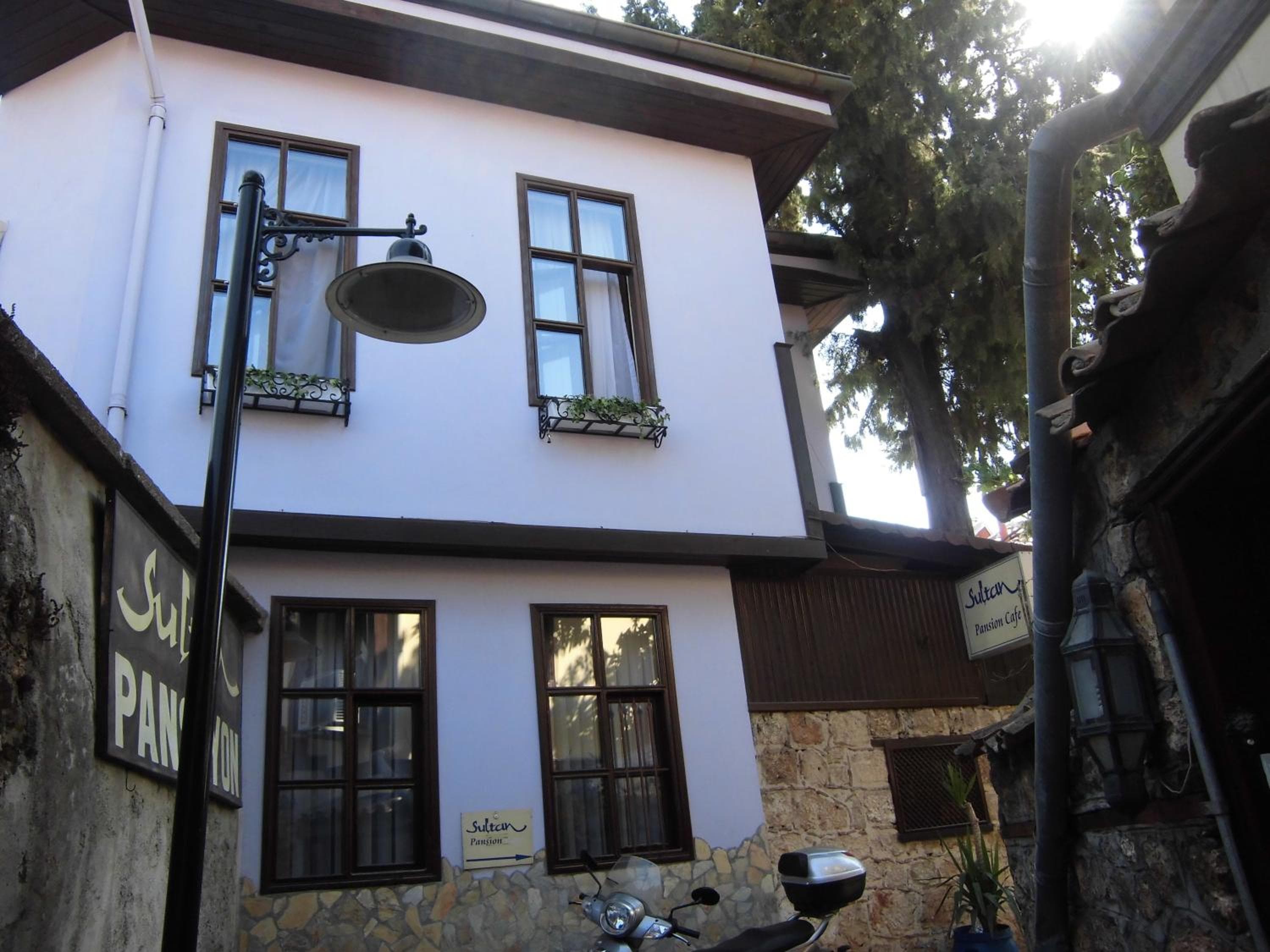 Sultan Pension