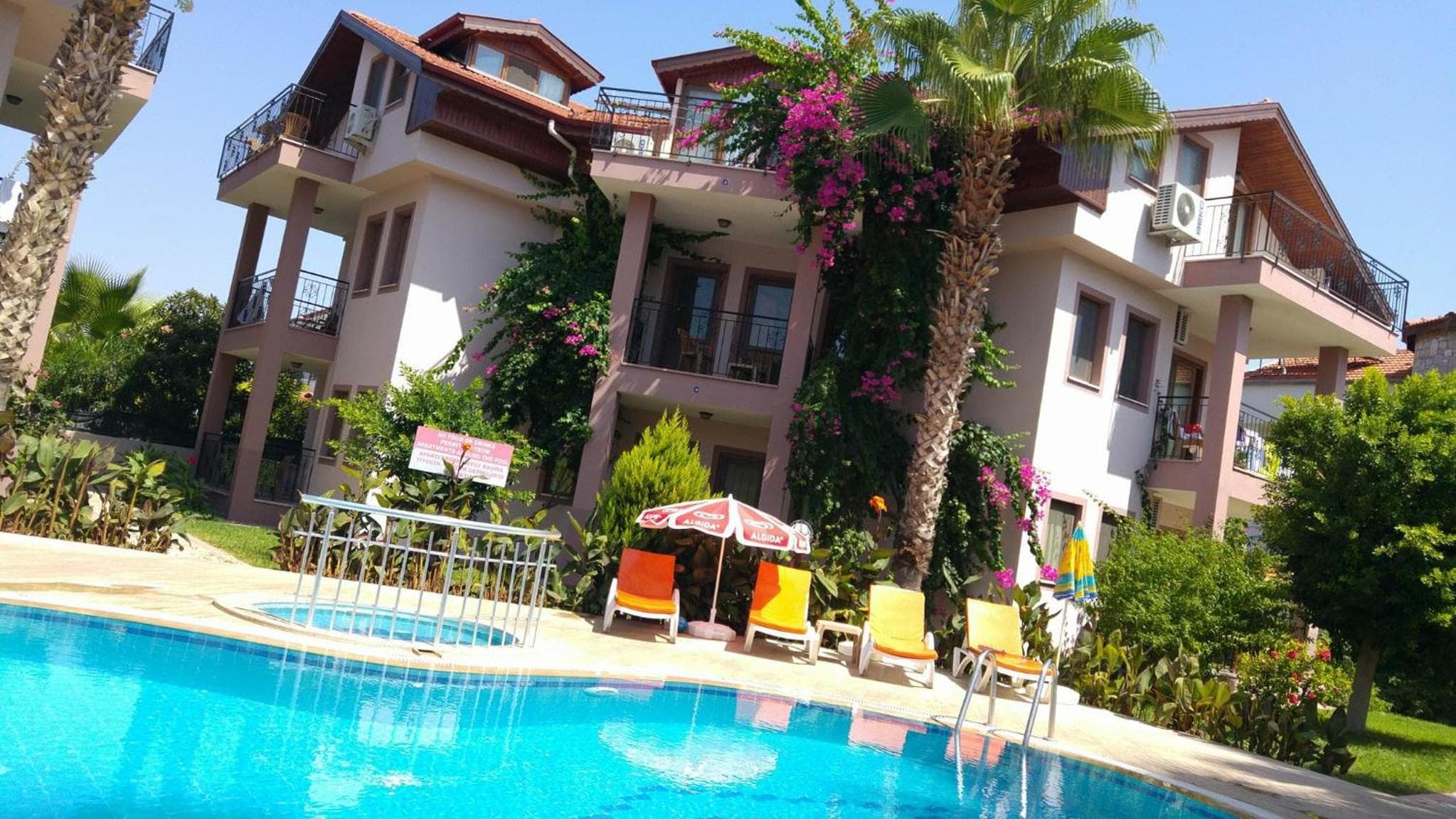 Minta Apartments