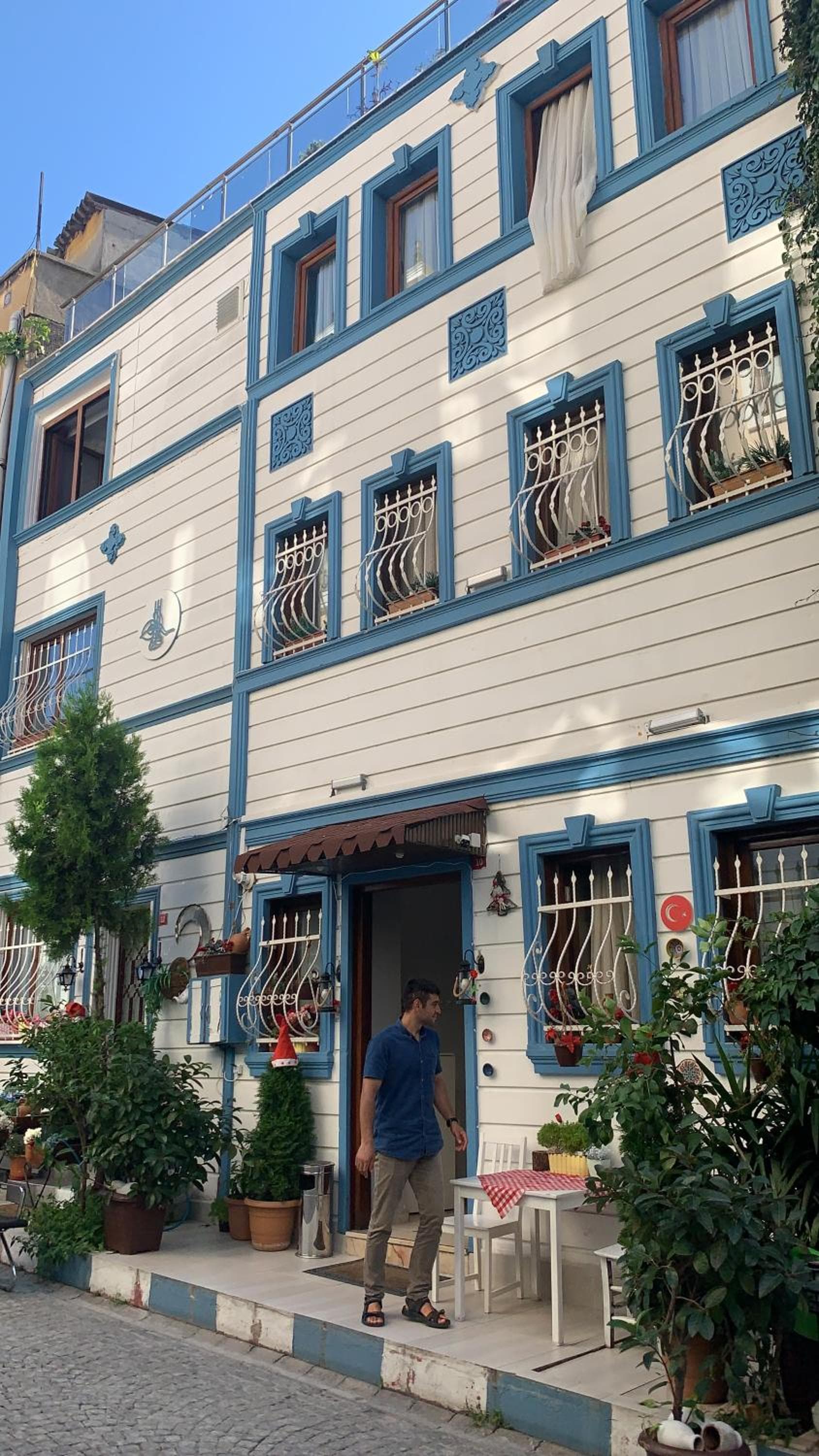 elisa hotel