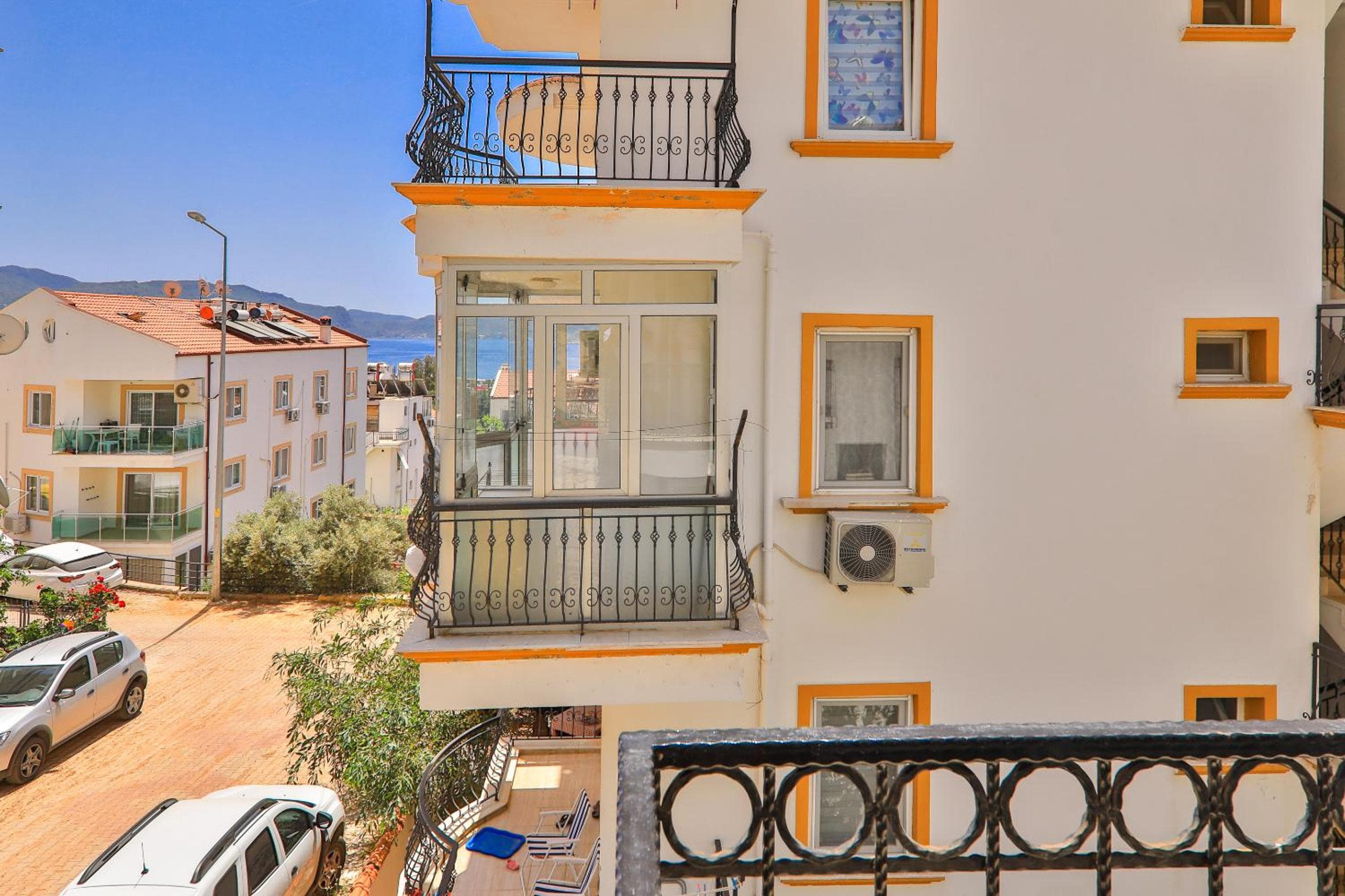 Duygu Apart