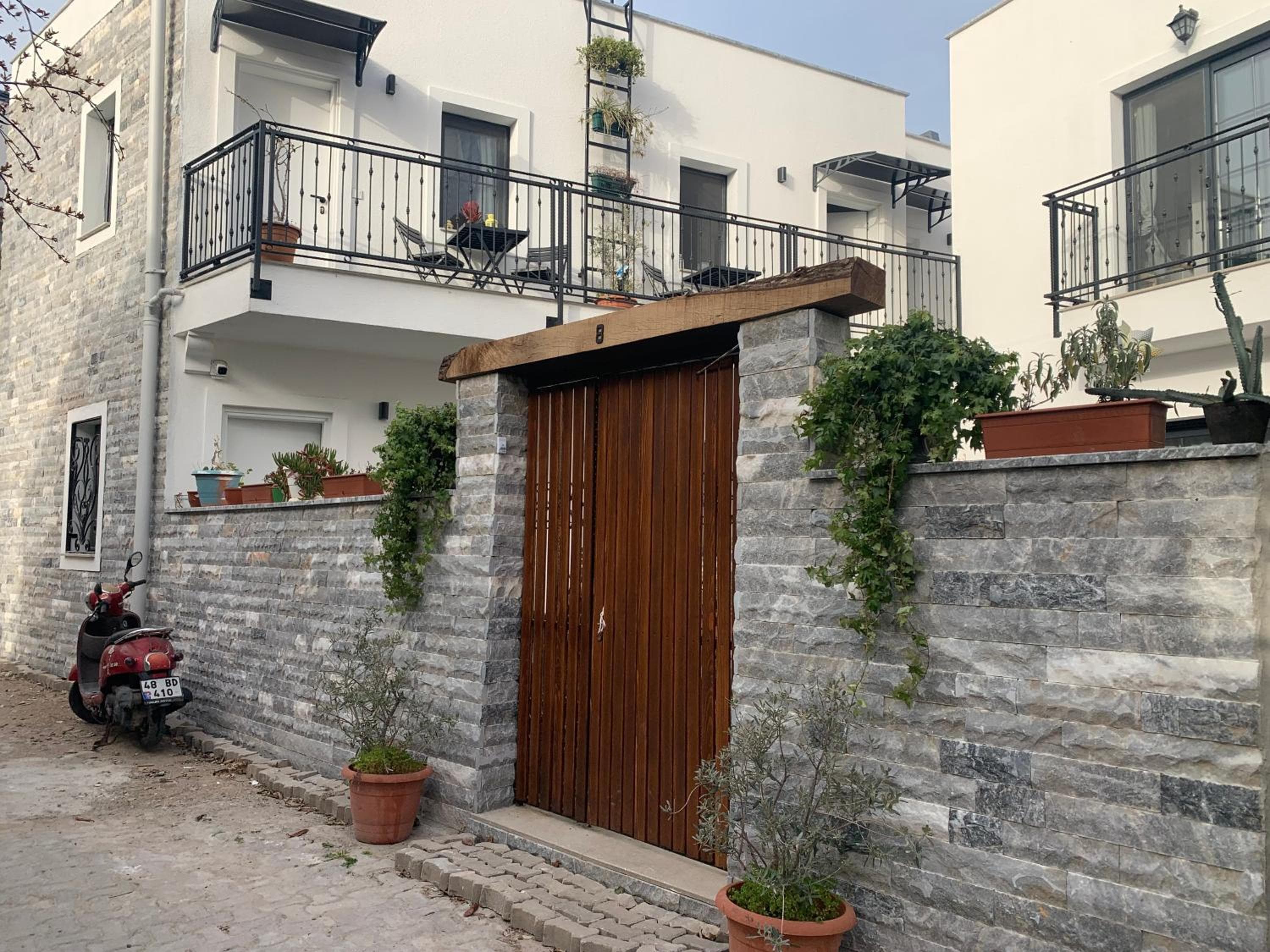Arden's House